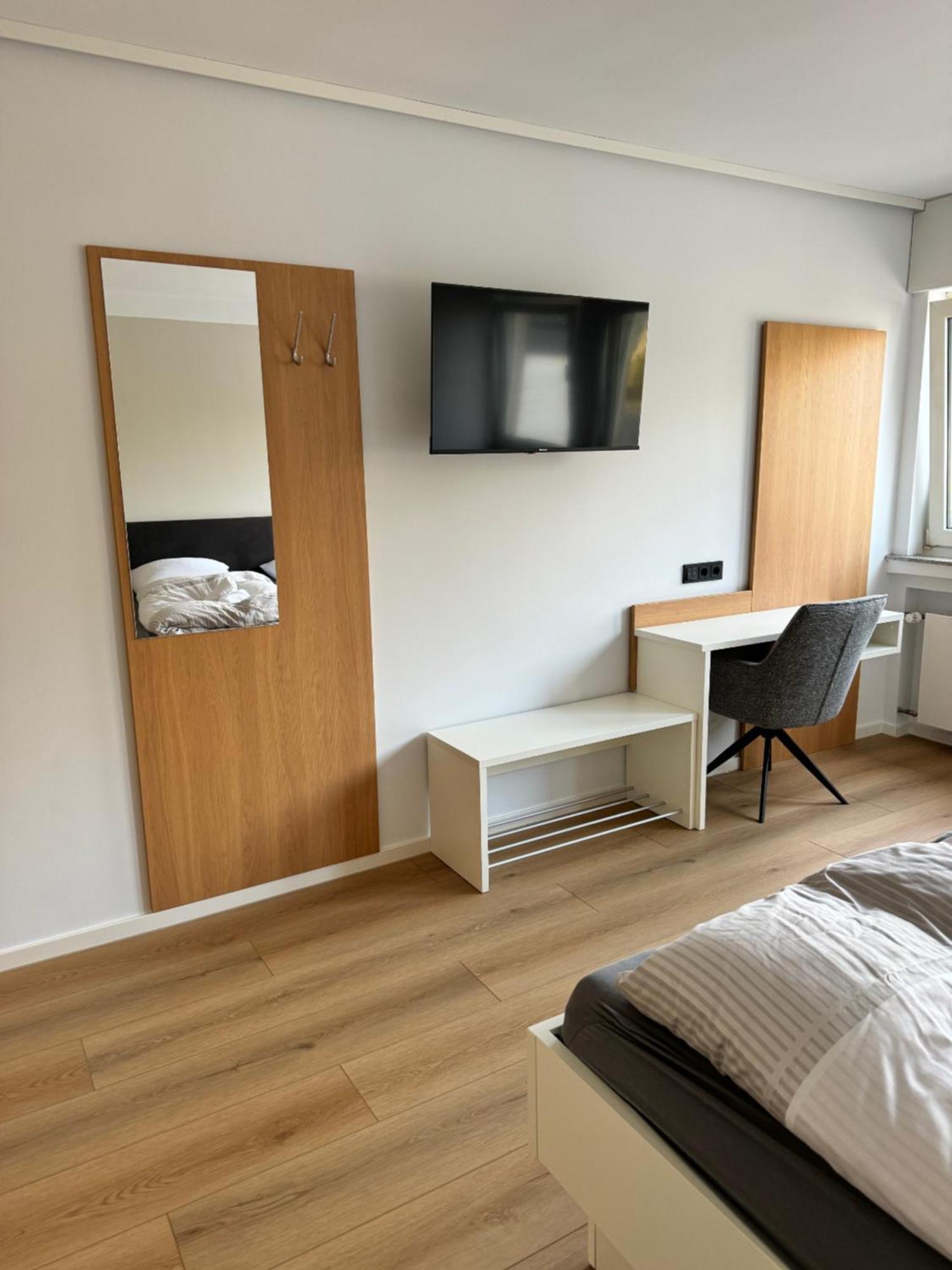 Cafe Pieper Hotel Bergisch Gladbach Bagian luar foto