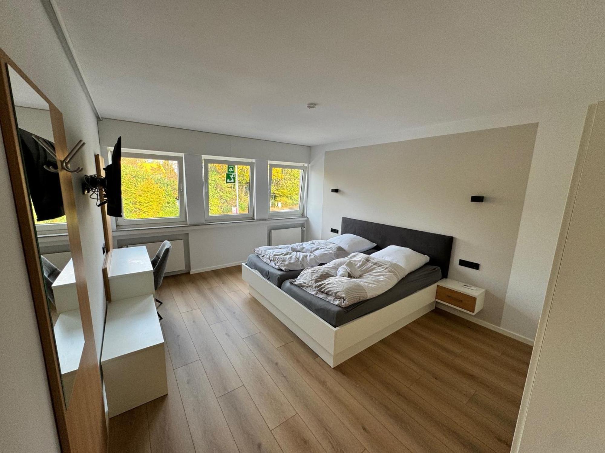 Cafe Pieper Hotel Bergisch Gladbach Bagian luar foto